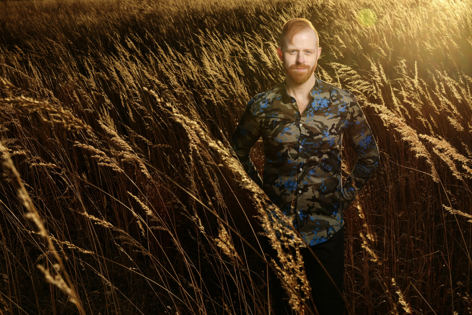 Premiere: Kyle Motsinger debuts with lo-fi, theatrical-pop ‘Far Away’