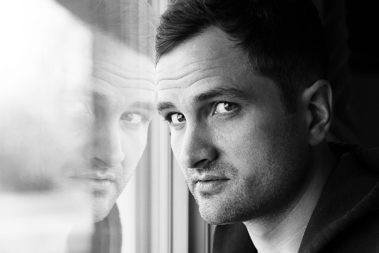 Interview: Aaron Espe on anxiety, new album & death