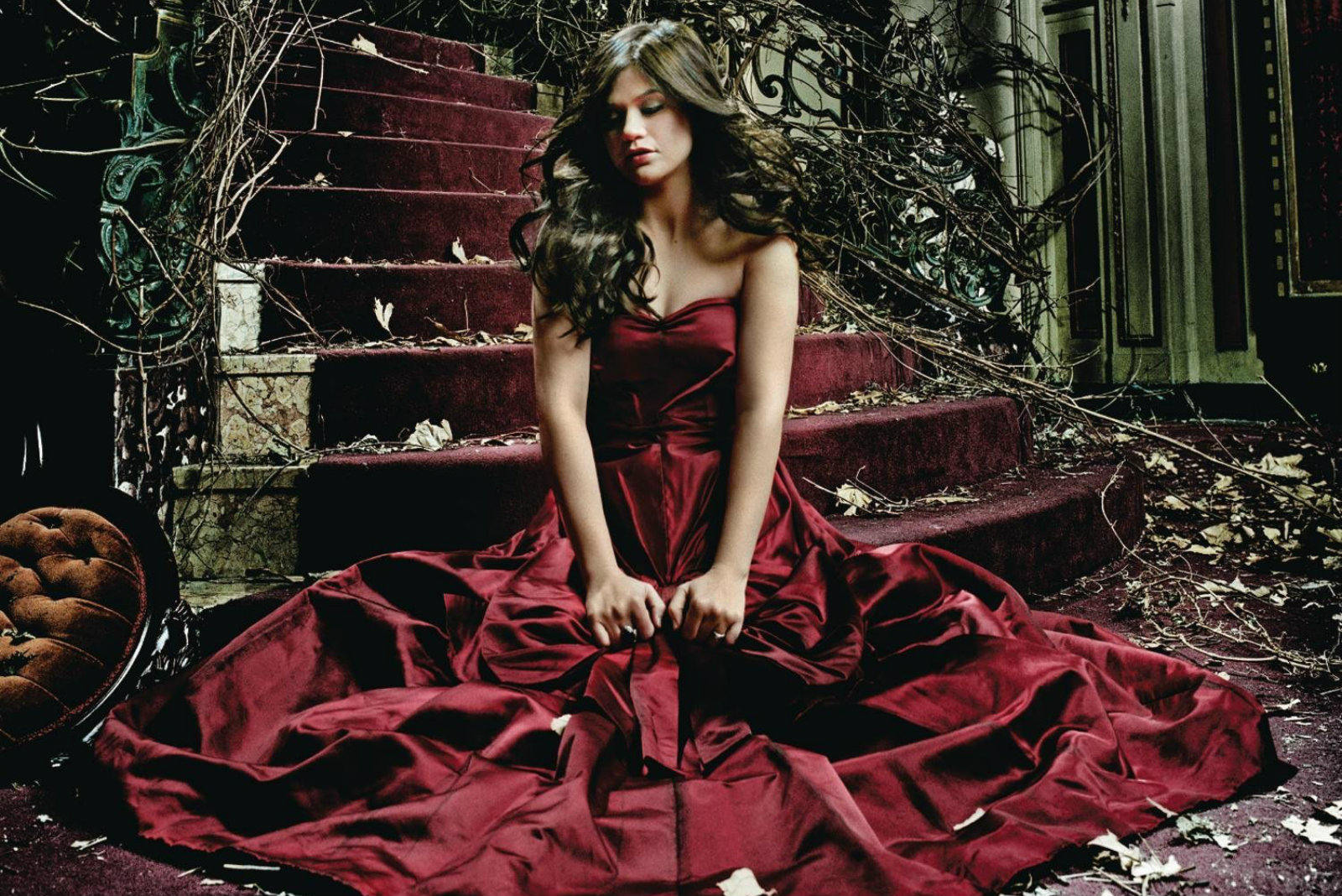 Throwback Thursday: Kelly Clarkson, ‘Sober’ live at the Troubadour