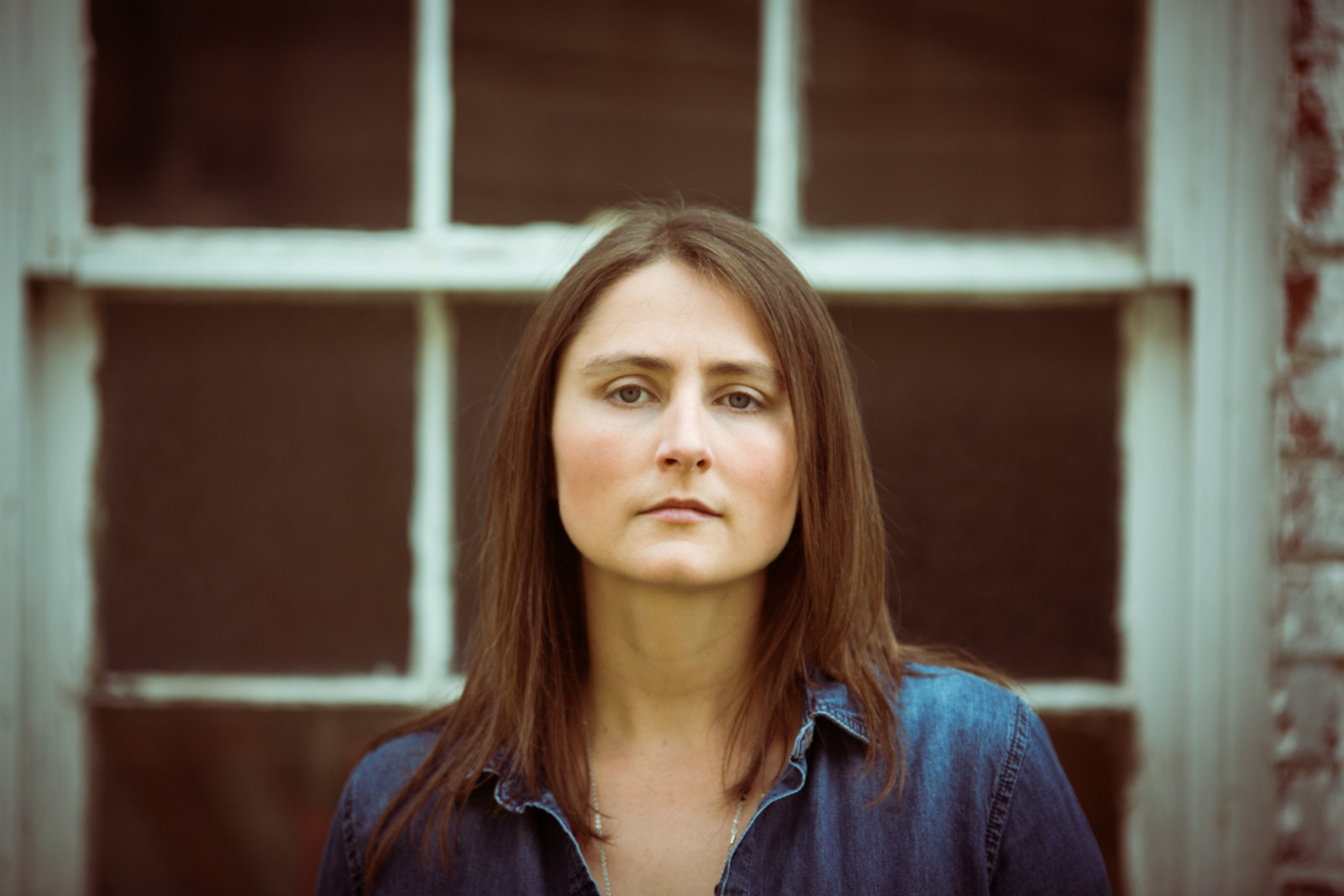 Review: Erin Enderlin tells storybook tales on ‘Whiskeytown Crier’