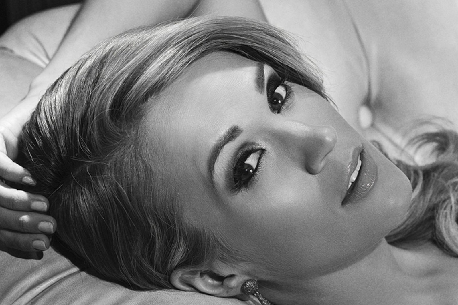 Throwback Thursday: Carrie Underwood & Vince Gill, ‘How Great Thou Art’