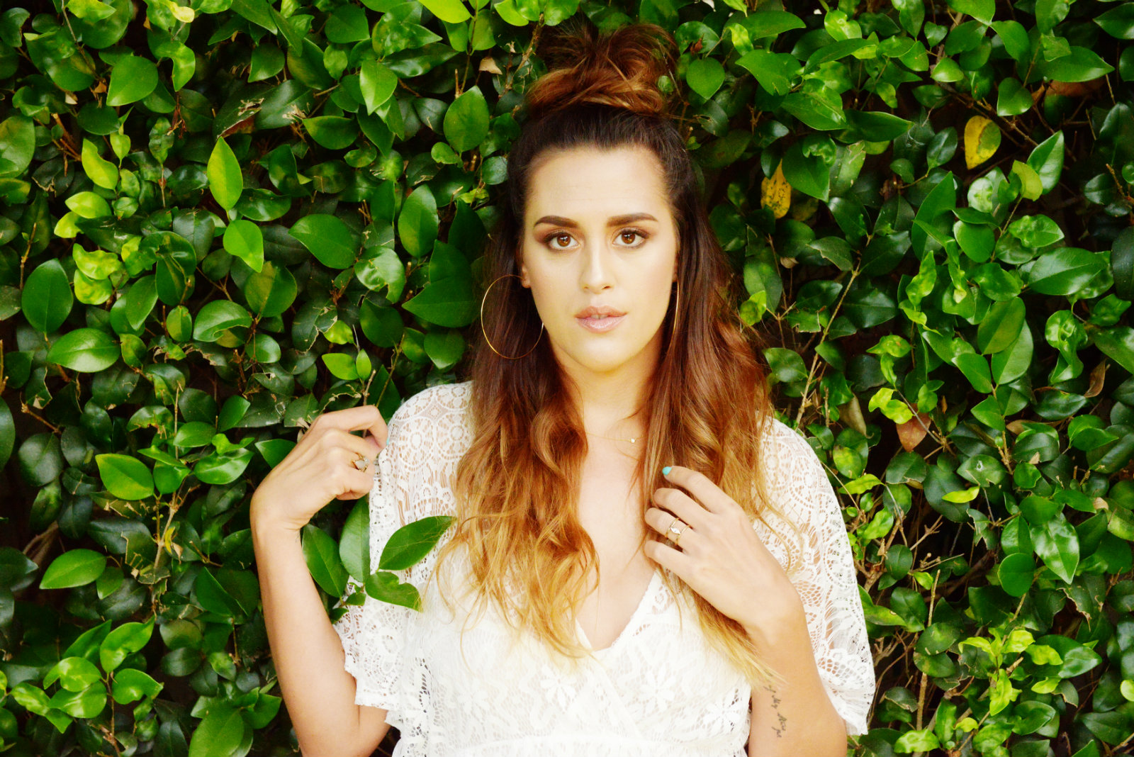 The Singles Bar: JoLivi, ‘Crooked Crown’