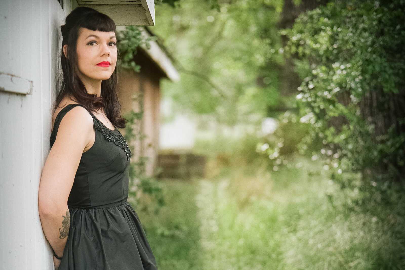 Review: Laura Benitez & the Heartache bare life ‘With All Its Thorns’