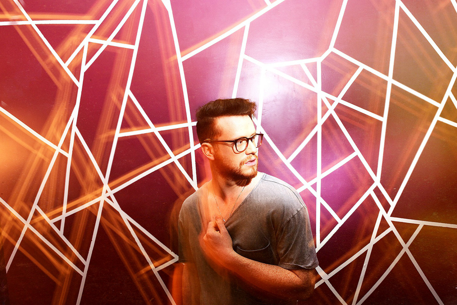 Interview: Sam Fischer stitches jazz, soul & EDM into an addictive tapestry