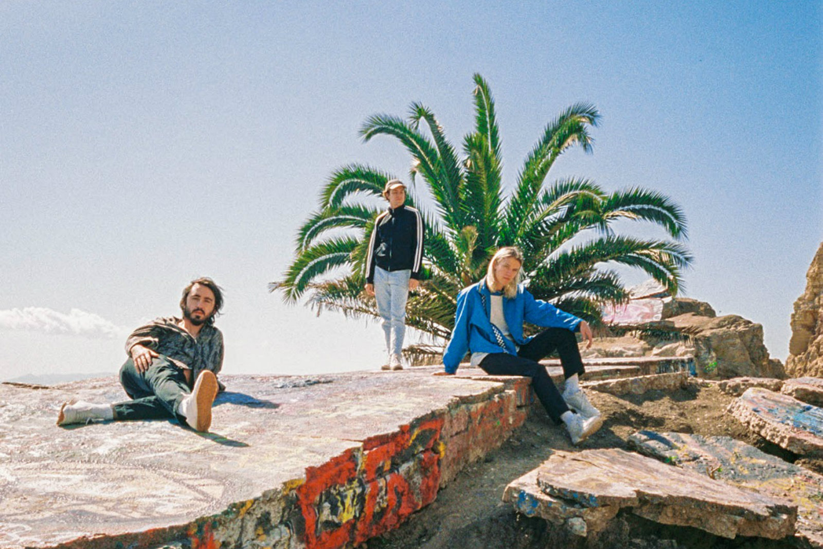 The Singles Bar: Hot Flash Heat Wave let uncertainty wash over them in ‘Glo Ride’