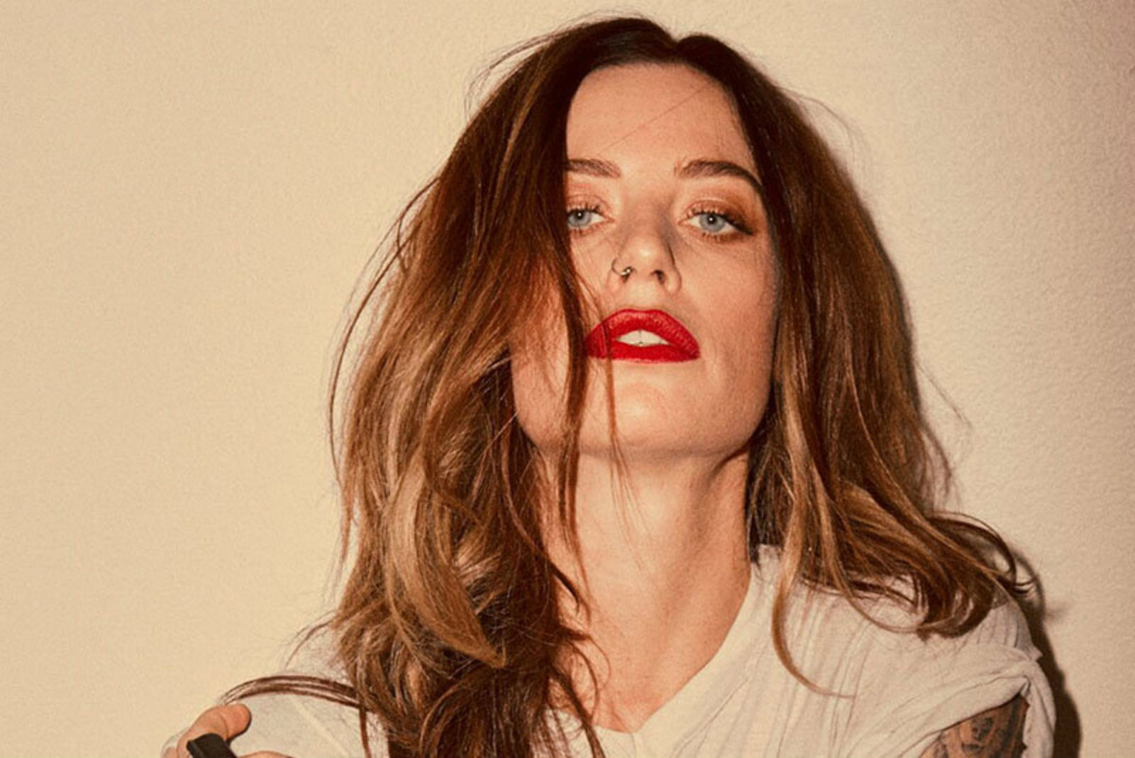 Review: Gin Wigmore claws through toxic masculinity, music industry with ‘Ivory’