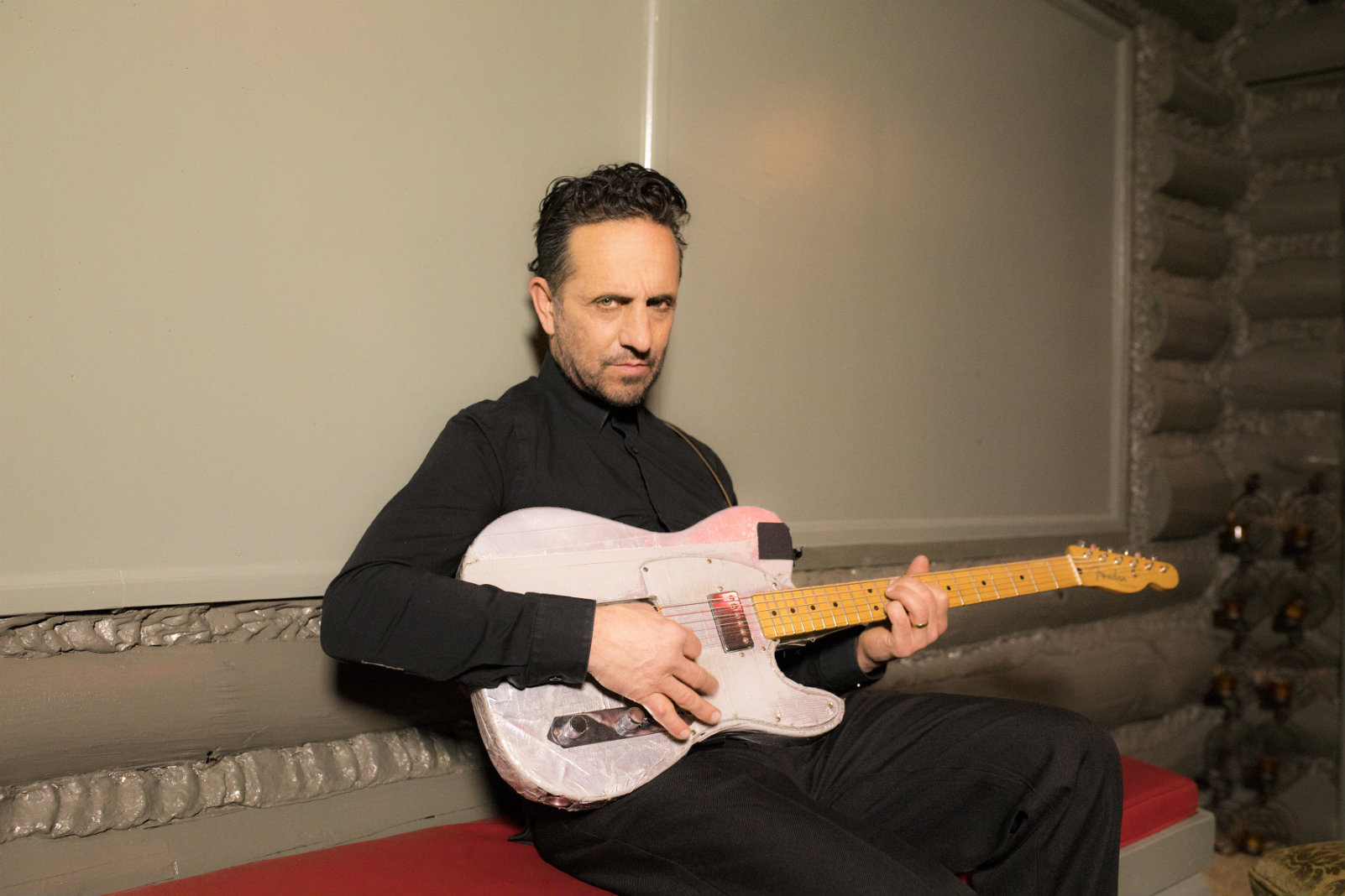 Premiere: Ike Reilly entreats an ex-lover, ‘Don’t Turn Your Back on Friday Night’