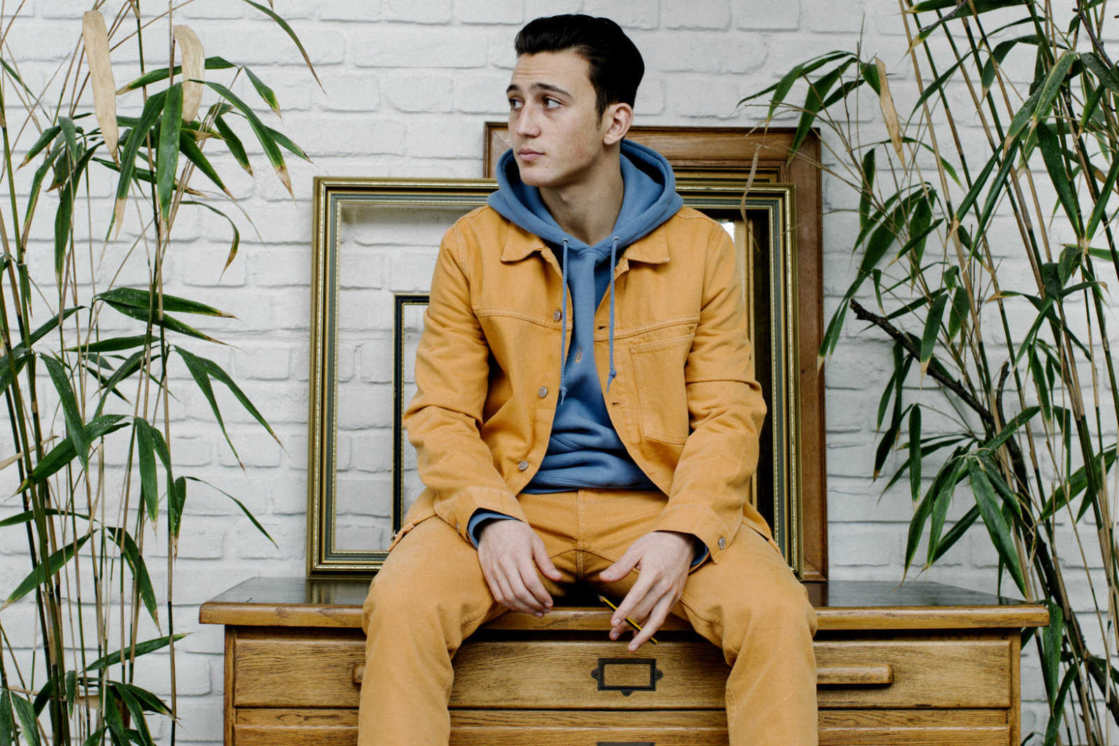 Boombox Blitz: Zak Abel doesn’t fall for tricks in ‘Love Song’ video