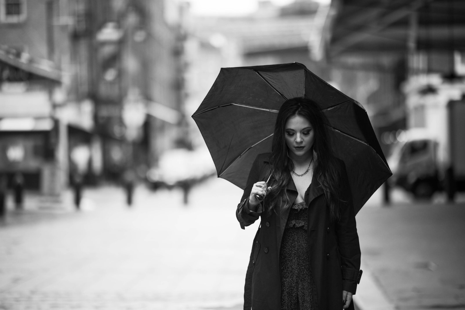 Premiere: Lauren Davidson cleanses the pain in the ‘Pouring Rain’