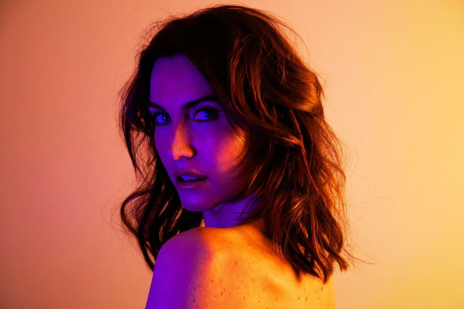 The Singles Bar: Michaela May’s got you ‘Hook, Line & Sinker’