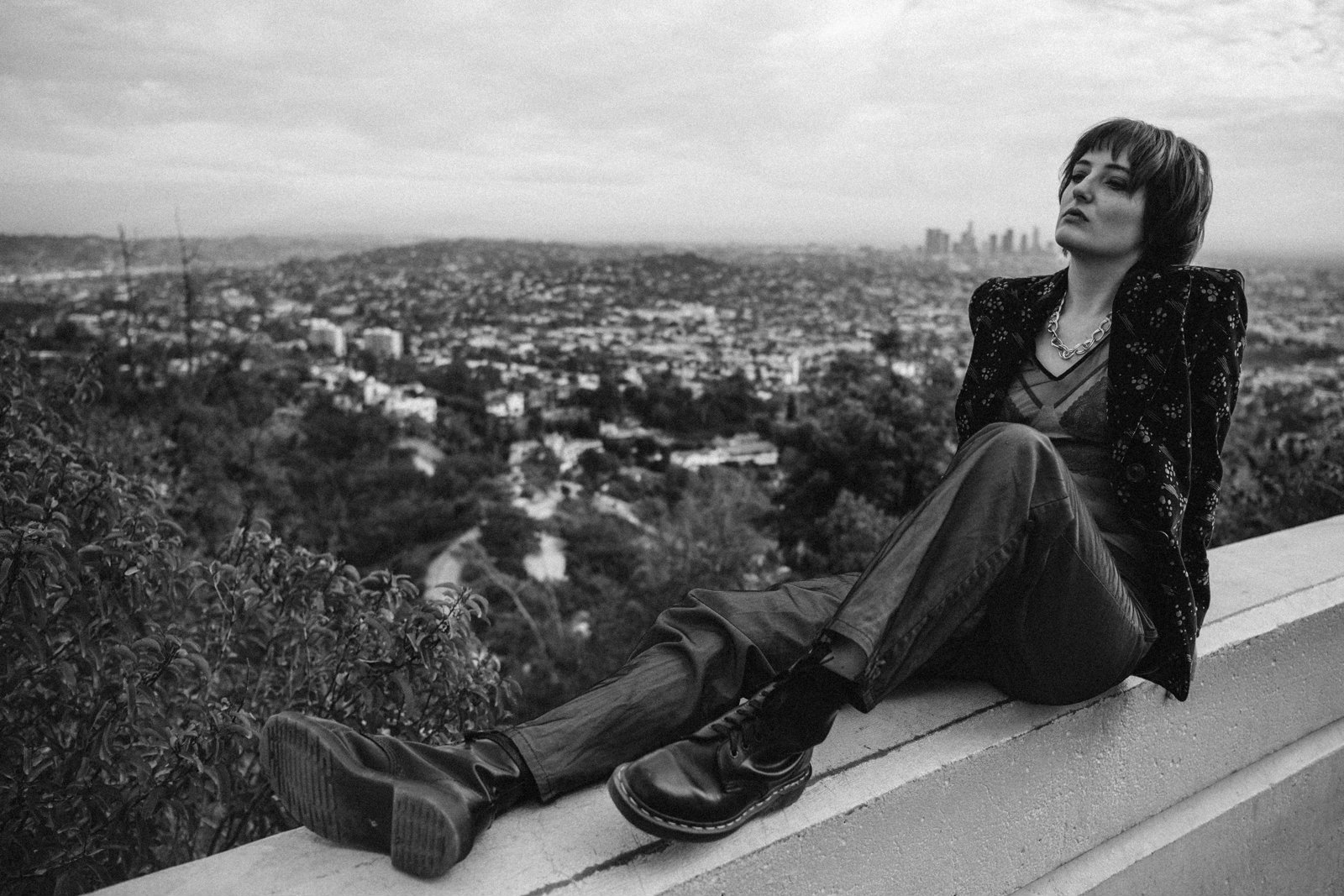 Review: Rowan Katz sits on the edge of spellbinding insanity with debut EP, ‘Violet’