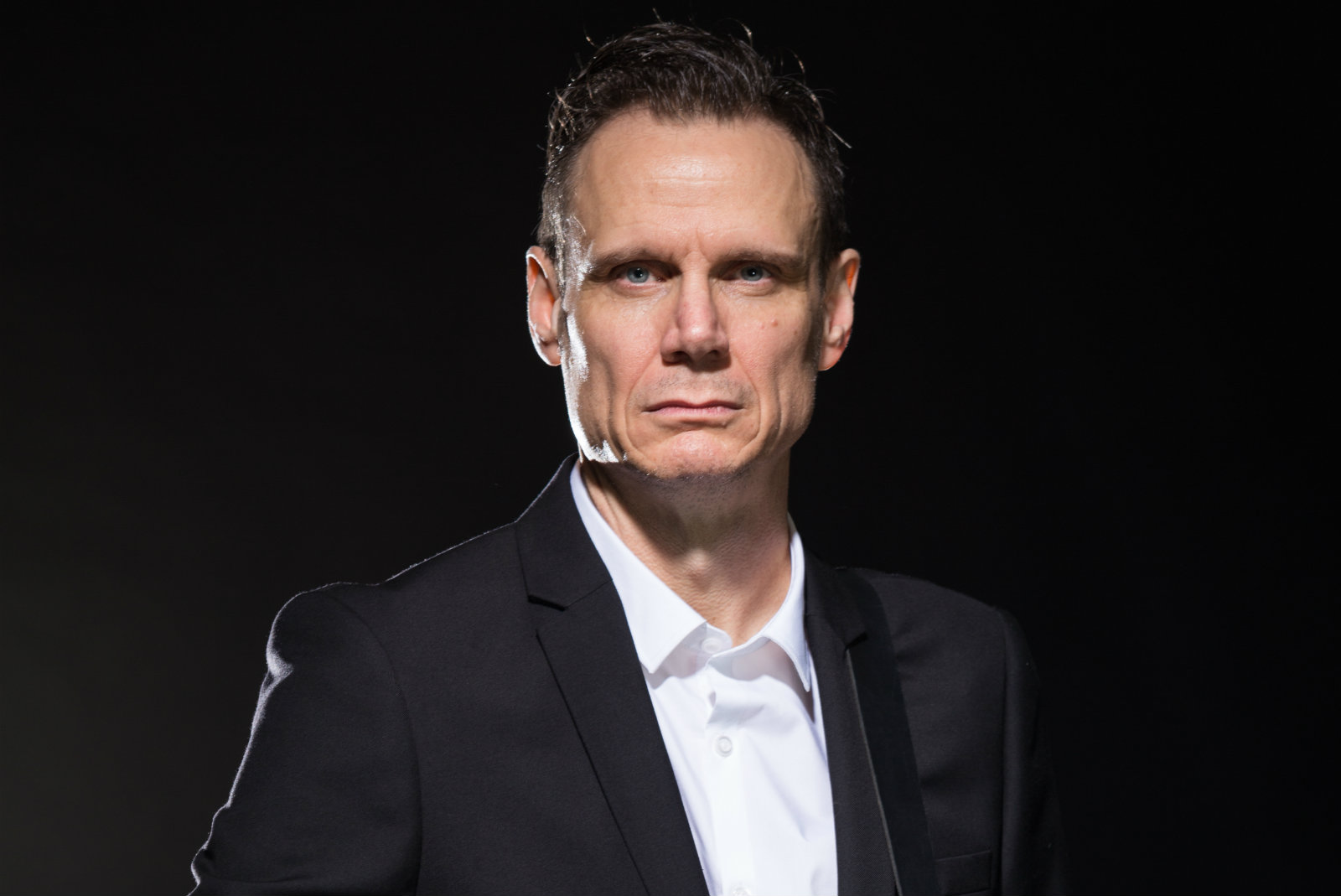 Premiere: Greg Hawks witnesses truth and peace with ‘One Light’