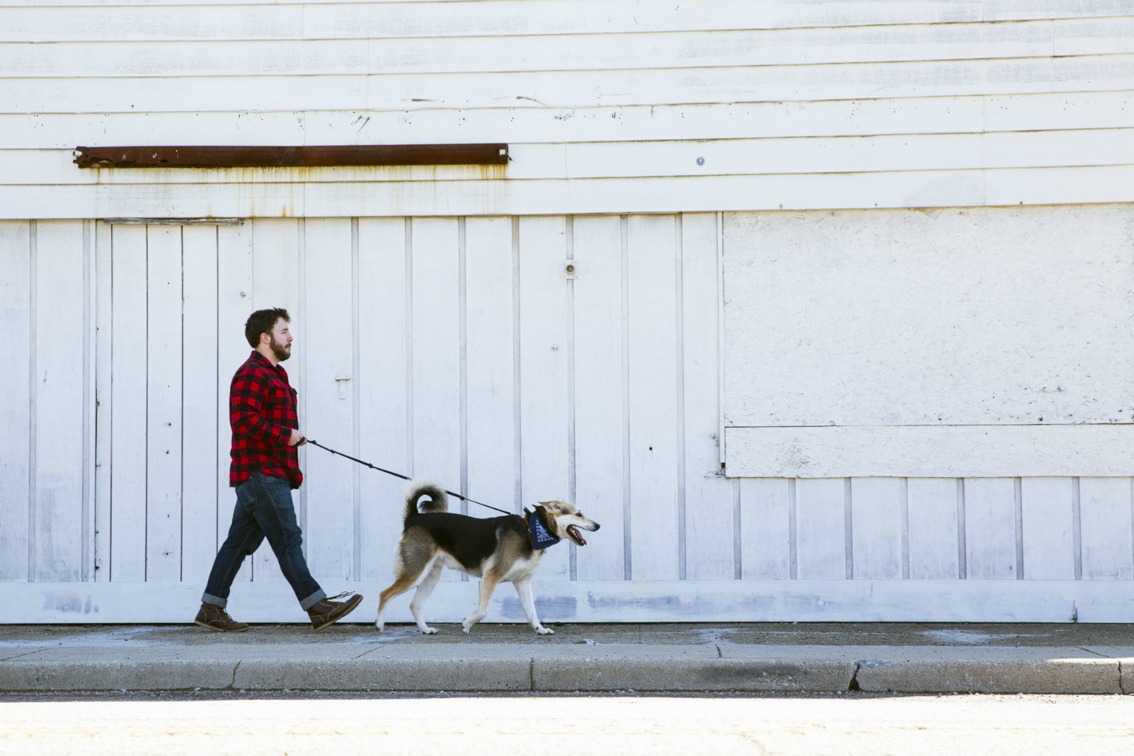 Review: Jeff Kelly and the Graveyard Shift generates piercing glows on self-titled debut album