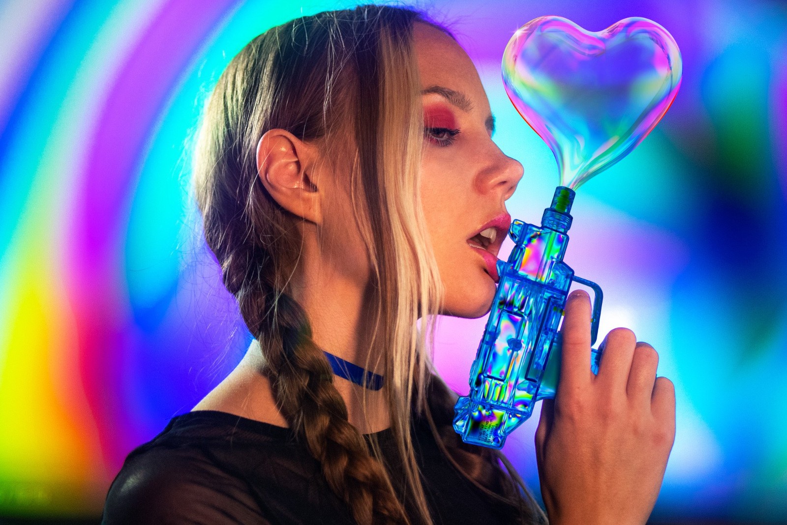 Taste Test: FrankK gurgles in a sea of bubbles in her ‘Cream’ video