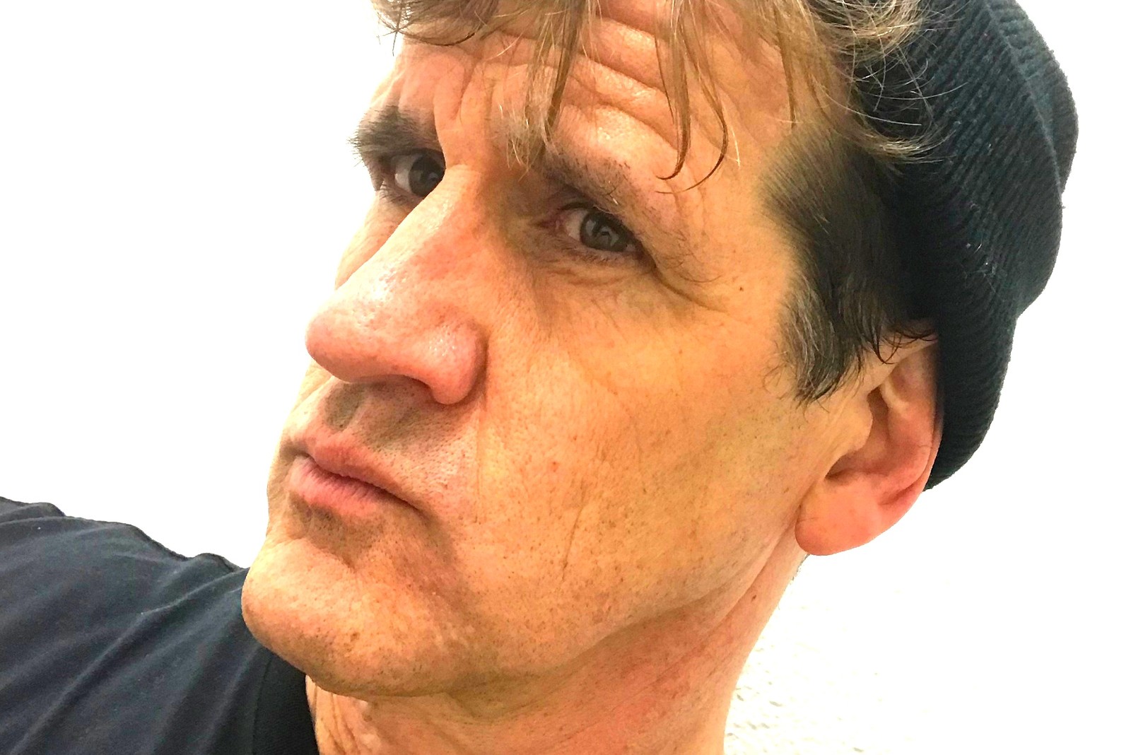 The Singles Bar: Raygun Carver slinks into new love with ‘Jesus, He’s Right’