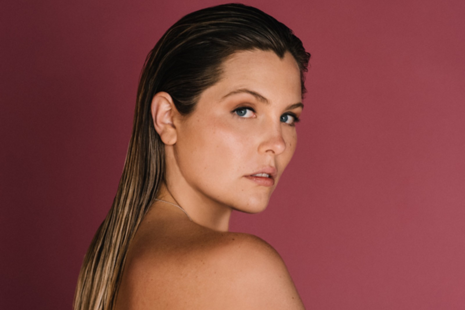 Premiere: V. Blackburn celebrates being a fierce woman just like ‘Kim Kardashian’