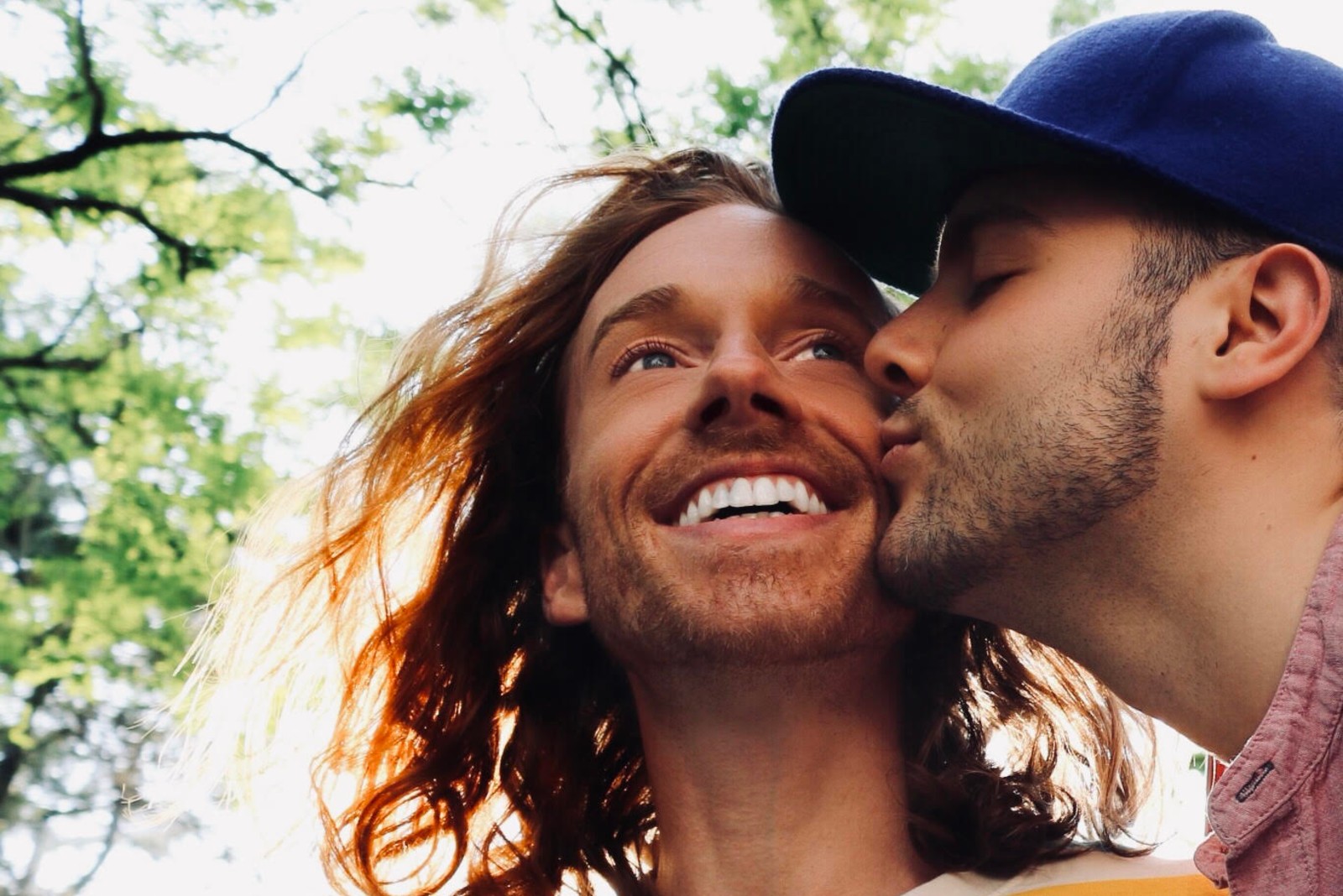 Premiere: looseleaf toss up a handful of rainbow ‘Confetti’ for PRIDE month