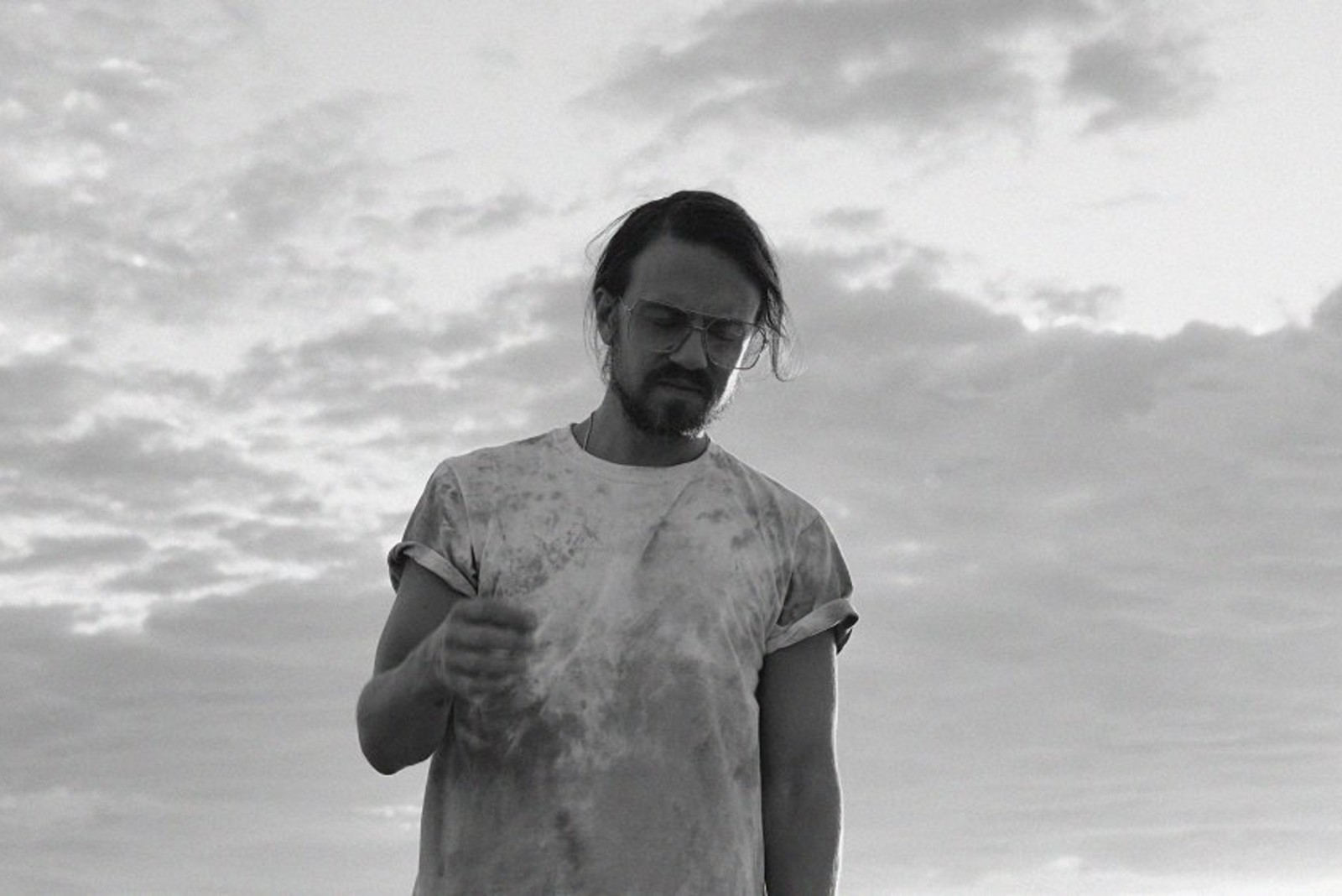 Taste Test: Bradley Arthur Maxwell transports back in time with new video, ‘No Wonder Why’