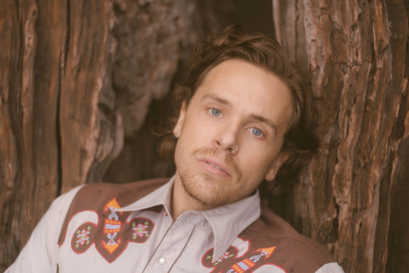 Taste Test: Kris Kelly reimagines ‘Cracked Porcelain’ as piercing acoustic