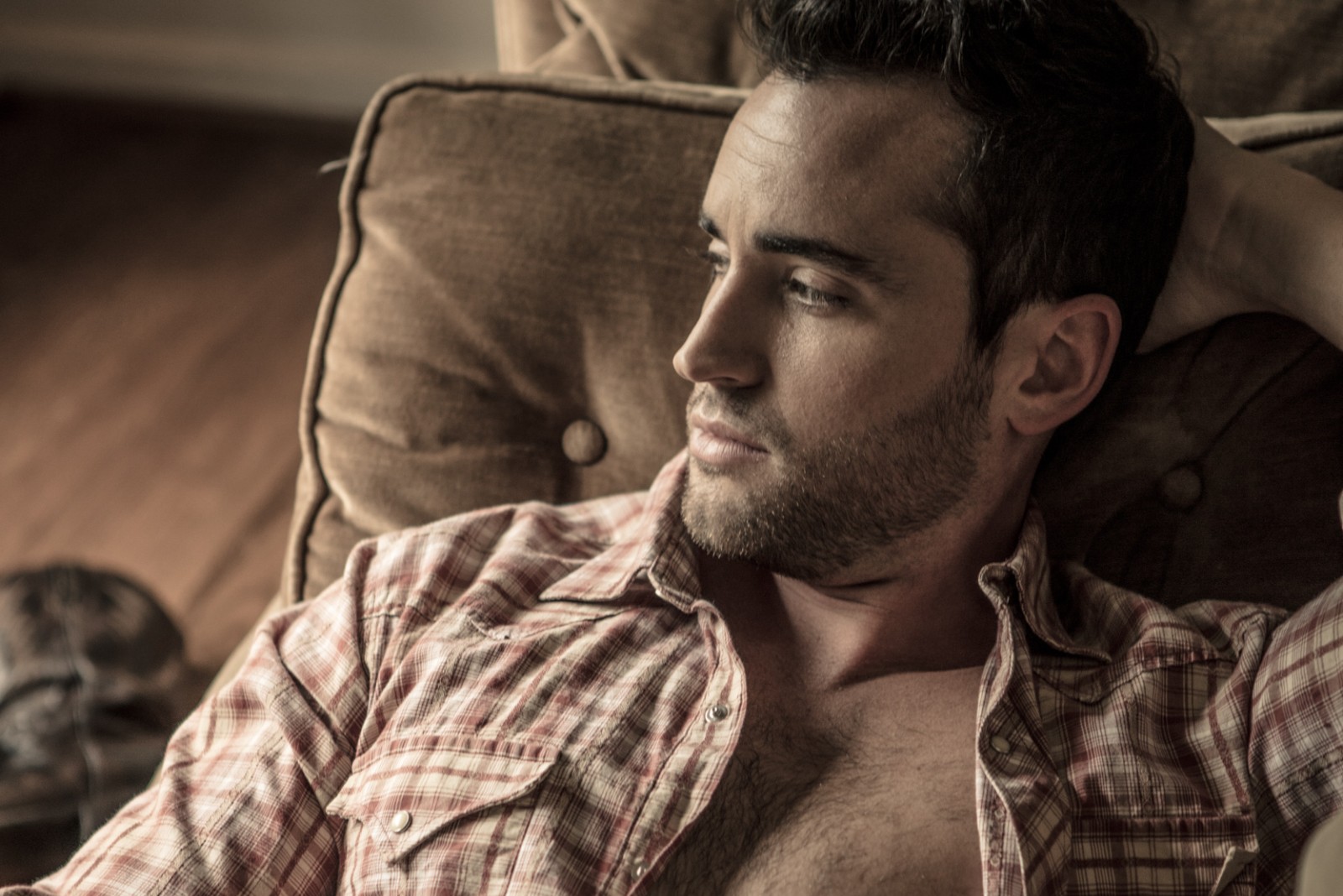 Boombox Blitz: Cameron Hawthorn sizzles in ‘Oh Hot Damn!’ video