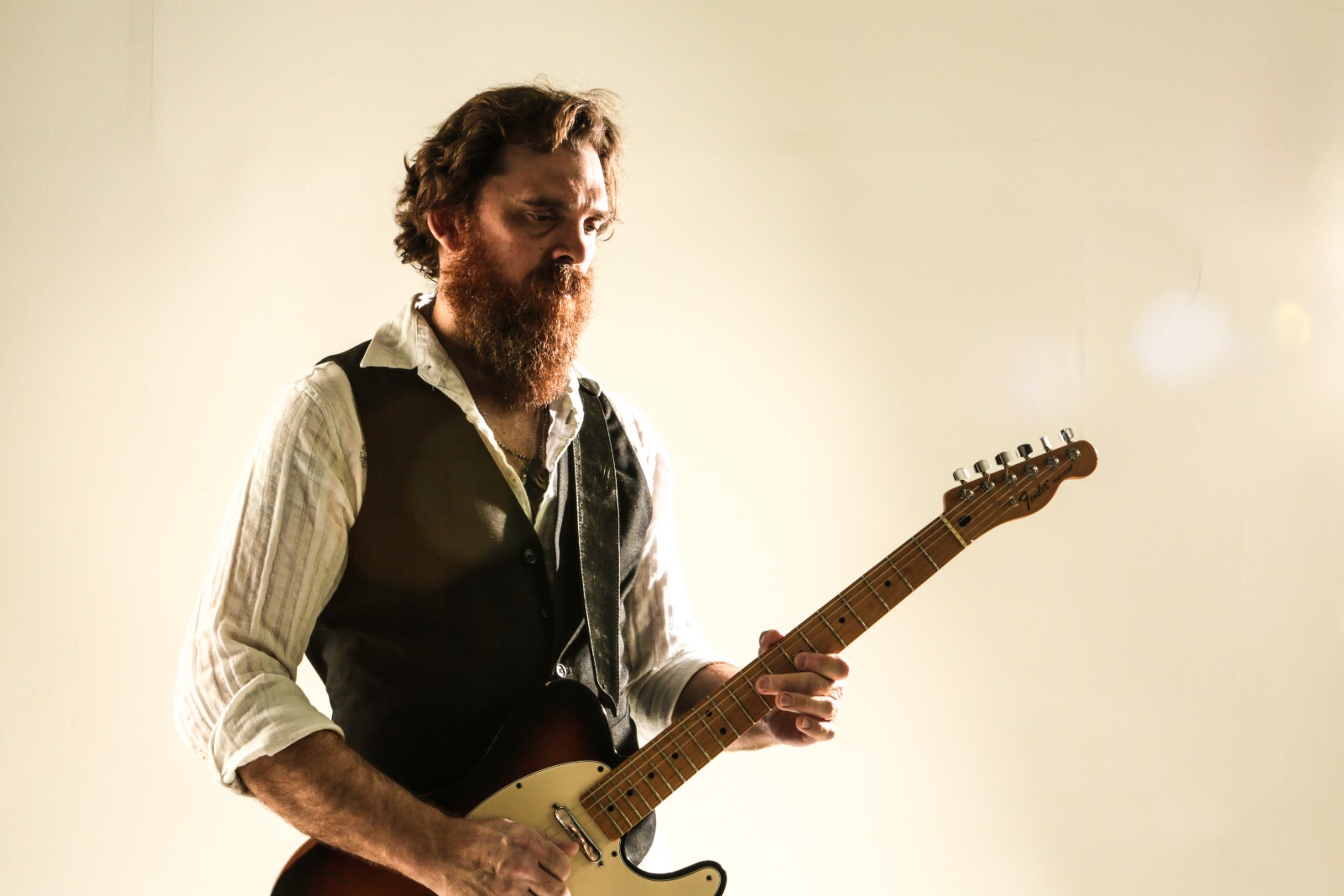 Premiere: David Newbould balances ‘Sin & Redemption’ on new album