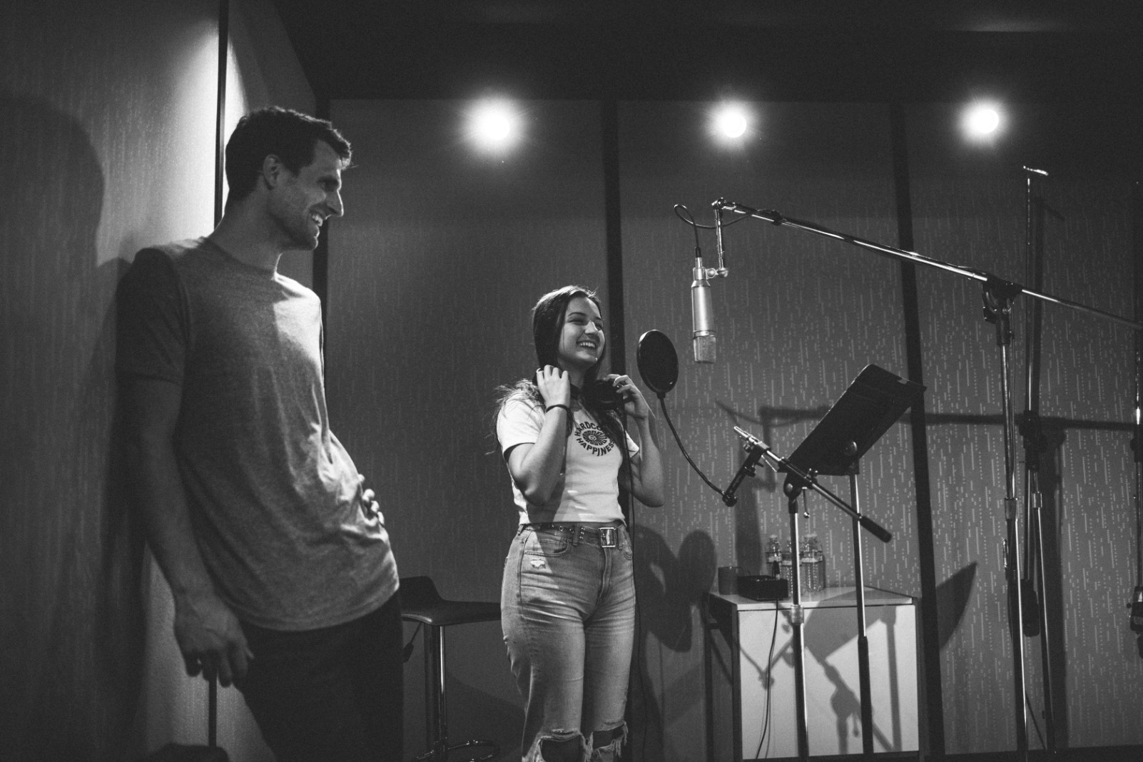 Boombox Blitz: Ferris Pier & Abby Cates bask in city’s glow with ‘Lift Me Up’