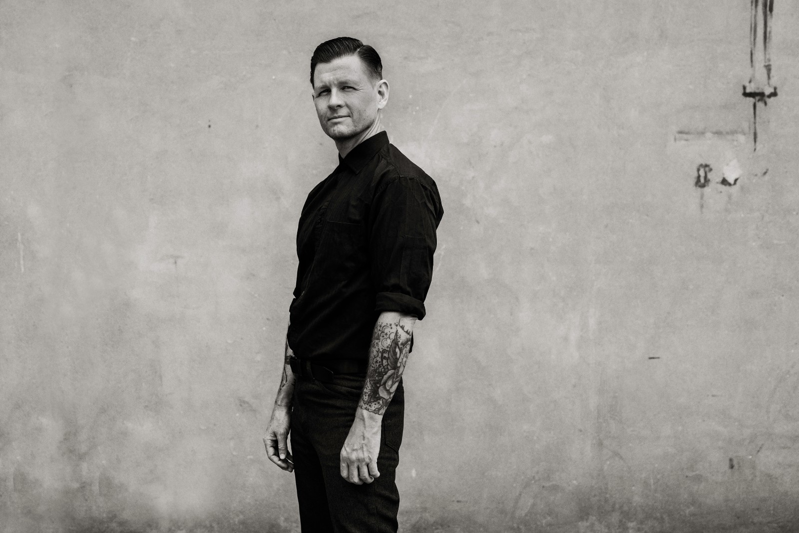 Premiere: Jake La Botz amuses fantastical tale of magic on new song, ‘This Comb’