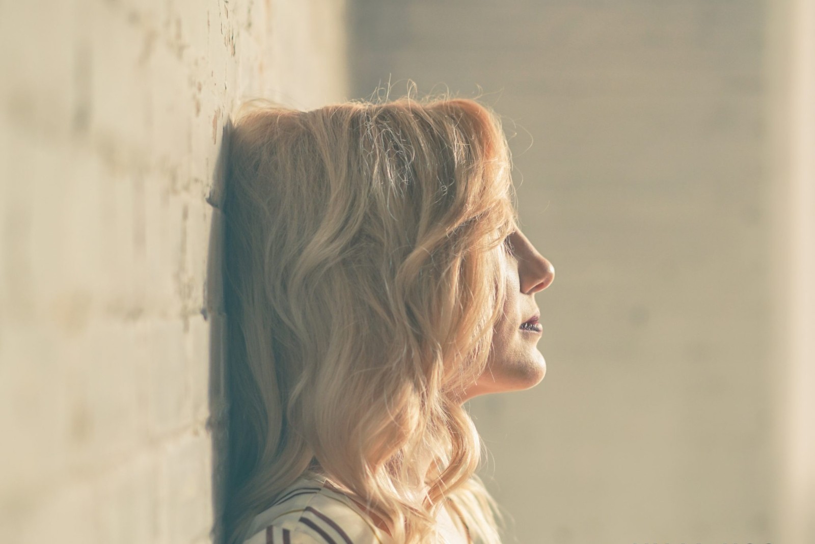 Taste Test: Julia Vos recovers from heartache with new song, ‘Stay’