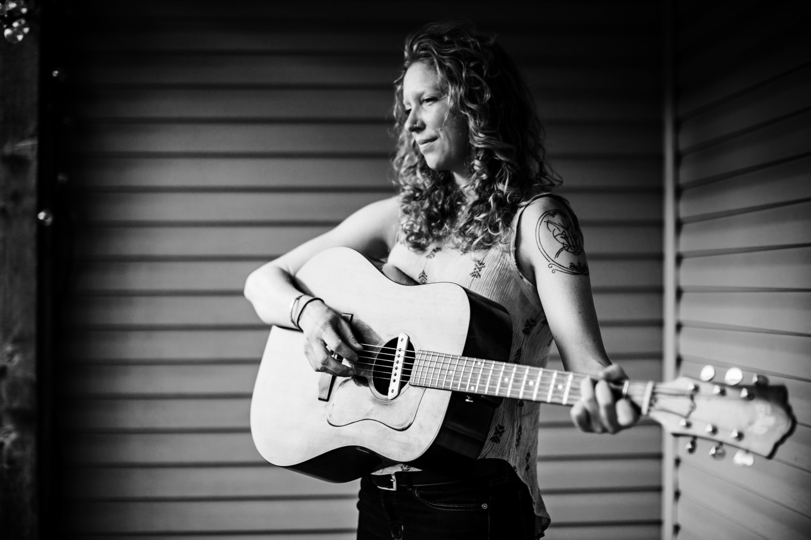 Premiere: Alicia Viani weeps for a disconnected existence with new song, ‘Lonesome for You’