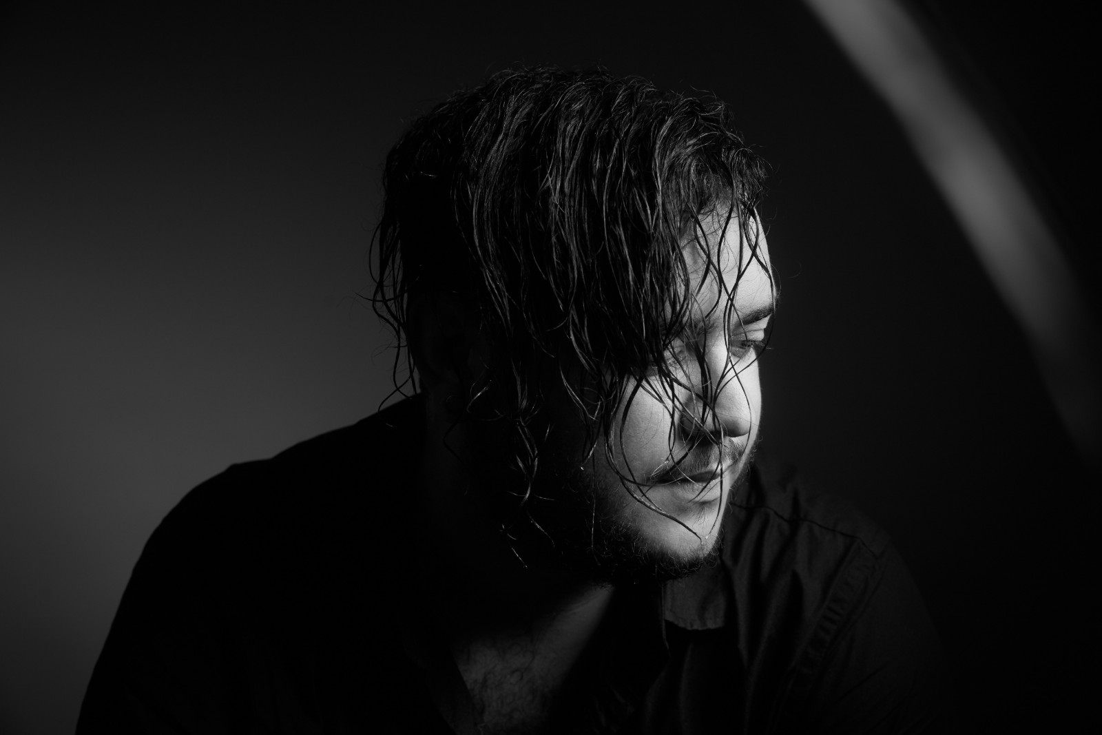 Premiere: Luke Underhill updates Lavender Diamond’s ‘Everybody’s Heart’s Breaking Now’