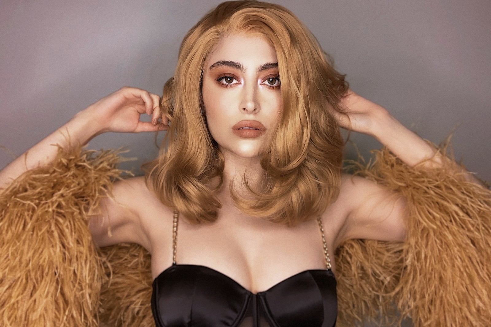 Interview: Shiadanni falls across the sky like a meteor