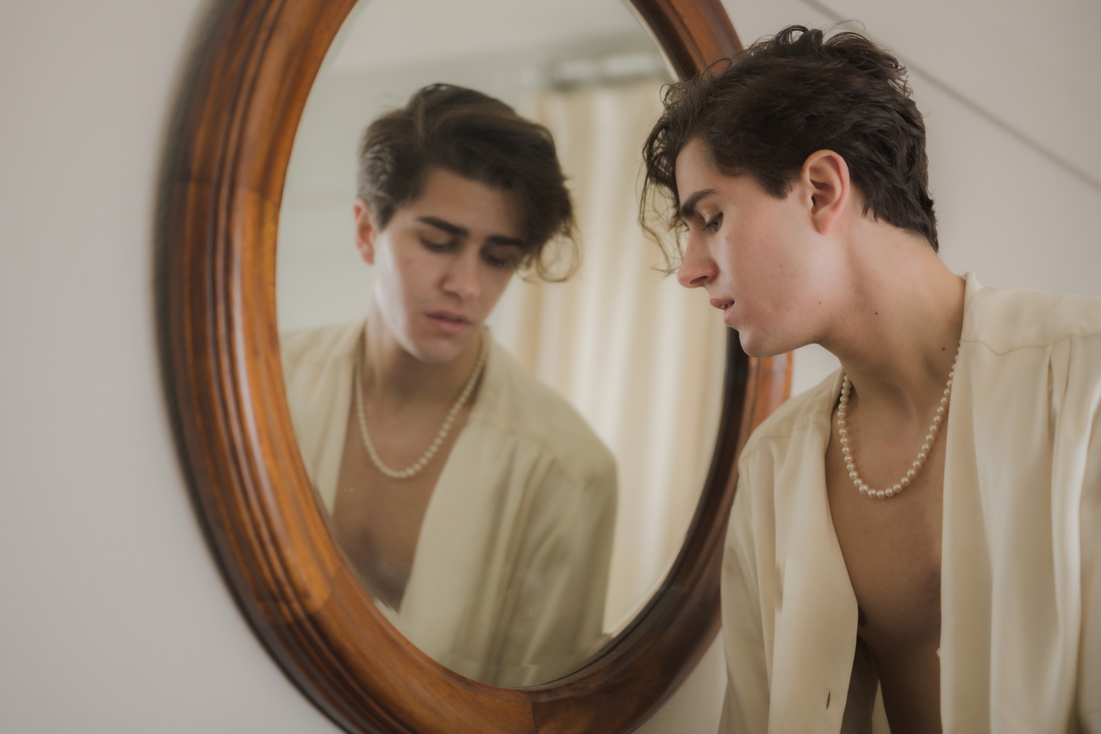 Taste Test: Simon Lunche channels the greats with new song, ‘Red Delicious’