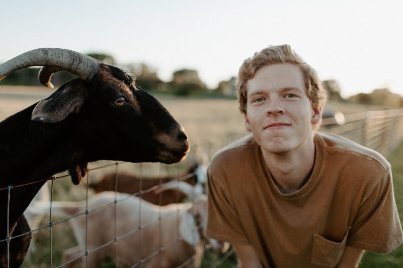 Taste Test: Davis John Patton etches his voice onto your soul with ‘I’m Not an Island When I’m Alone’