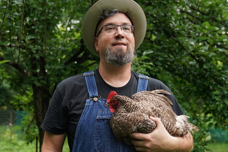 Interview: Dennis Leise doesn’t serve up metaphor, just delicious eggs