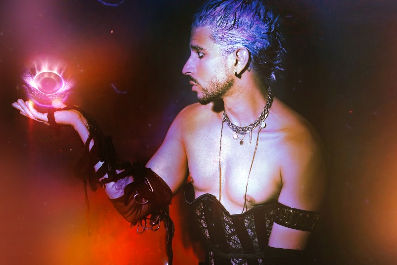 My Horror Anatomy: NEO 10Y turns love into hypnotic art