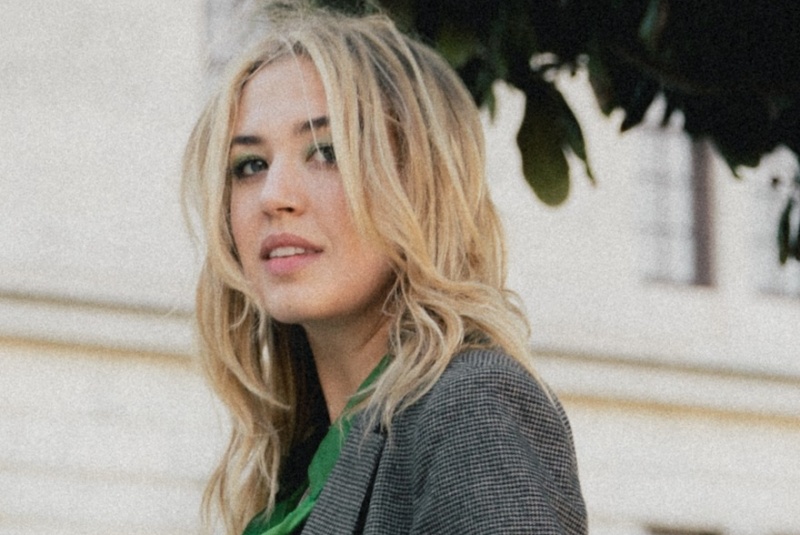 Taste Test: Melanie MacLaren covers Loudon Wainwright III’s ‘The Swimming Song’