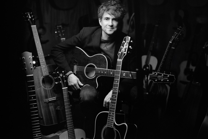 Premiere: Ryan David Green unleashes torrential ‘Reina de la Noche’ performance video