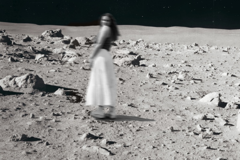 Review: Sam Sample leaves quite an imprint with ‘I’m Moving to the Moon’