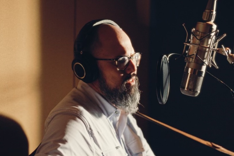 Review: Jason Lenyer Buchanan delivers one of the year’s best with ‘Under a Thumbnail Moon’ EP