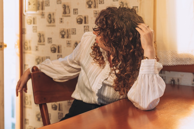 Review: Olivia Dolphin brings the house down with ‘All the Time We Spent’ EP