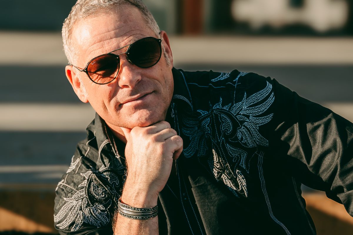 Review: Brock Davis cherishes life’s fleeting nature with new album, ‘Nothing Lasts Forever’