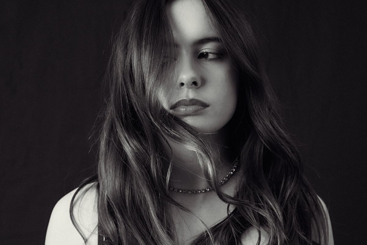 Review: Ellie Grace wanders through ruin on ‘Nothing is Easy’