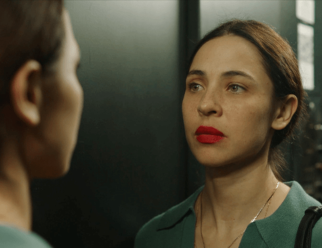 Review: ‘The Currents’ captures the tumultuous waters of depression